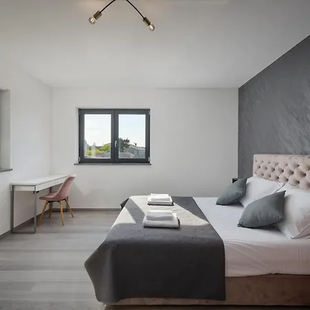 Βίλα Modern Nea With Outdoor Pool In *