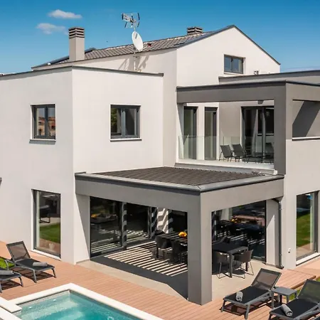 Modern Nea With Outdoor Pool In *