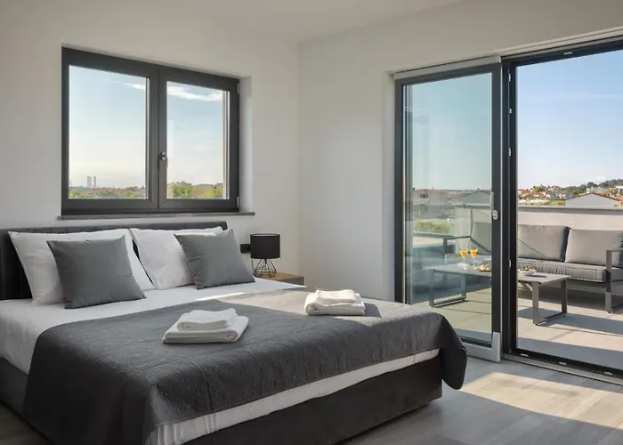 ヴィラ Modern Nea With Outdoor Pool In