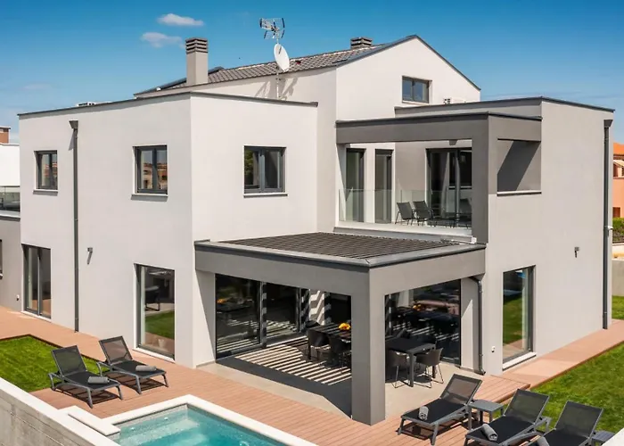 Modern Nea With Outdoor Pool In *