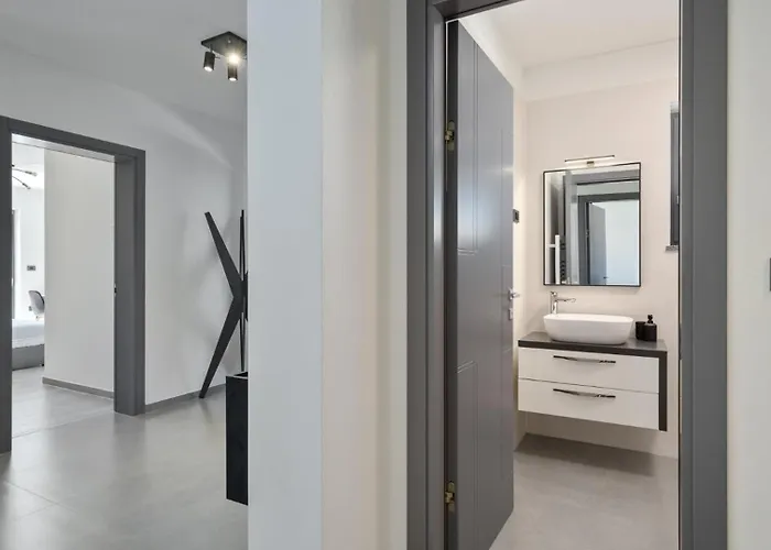 Vila Modern Nea With Outdoor Pool In Pula