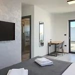 Villa Modern Nea With Outdoor Pool In Pula