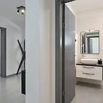 Villa Modern Nea With Outdoor Pool In Pula